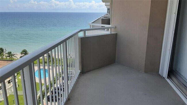 Photo - 1950 S Ocean Dr Unidad 10b