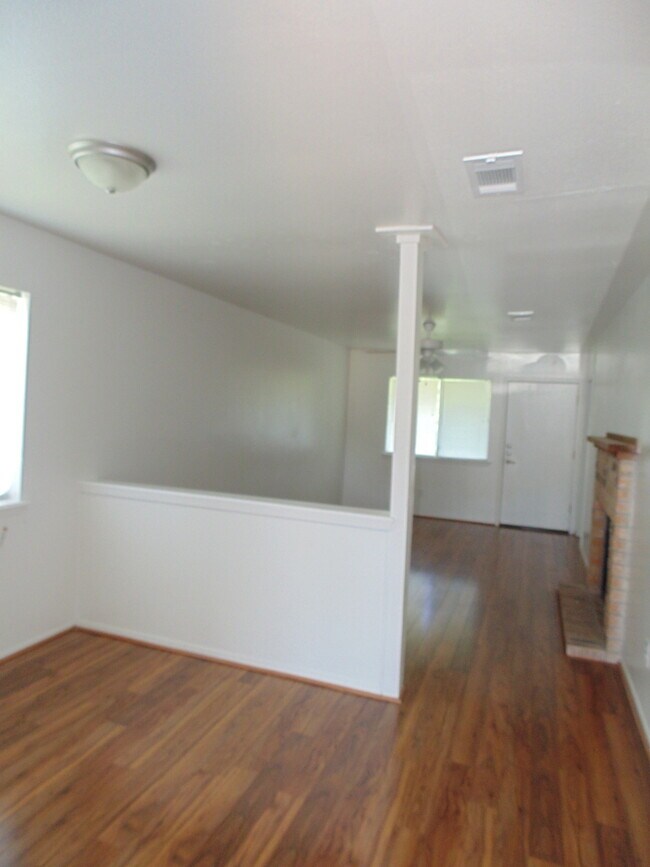 Photo - 3619EL Unit A