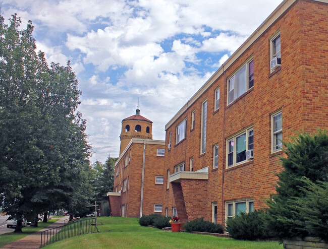 Photo - Highland Towers Apartments
