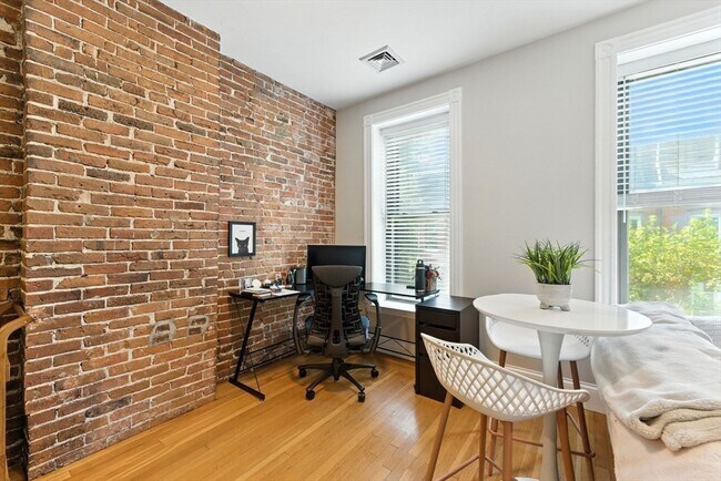 Photo - 19 Medford St Unit U2