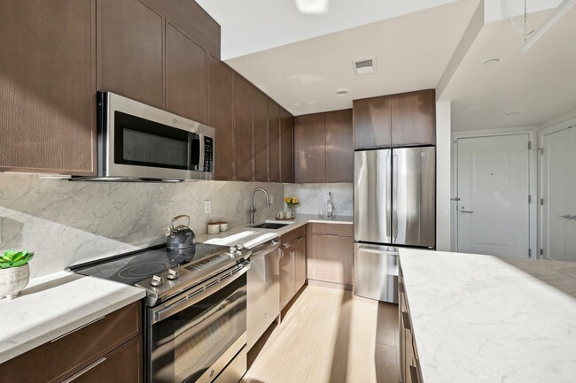 Building Photo - 14 Lincoln Pl Unit 205