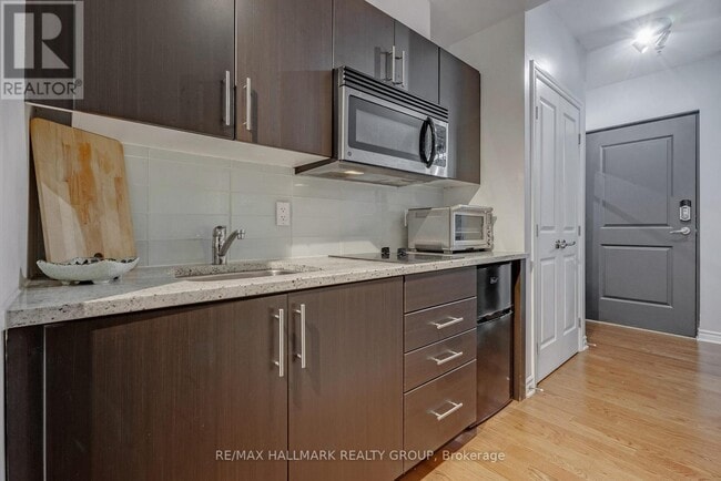 Photo - 429 Kent St Unit 105