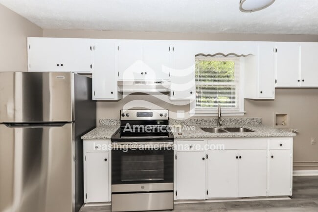 Photo - 145 Briarwood Cir