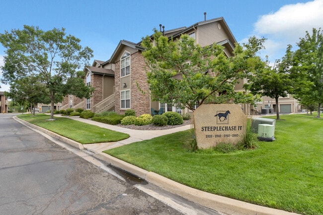 Building Photo - 2 bedroom with attached garage!! Rental
