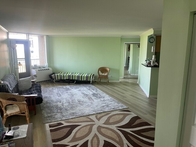 Photo - 1 Renaissance Pl Unit 809