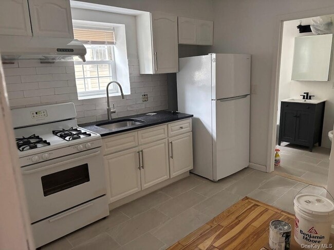 Photo - 41-59-59 70th St Unit 1A