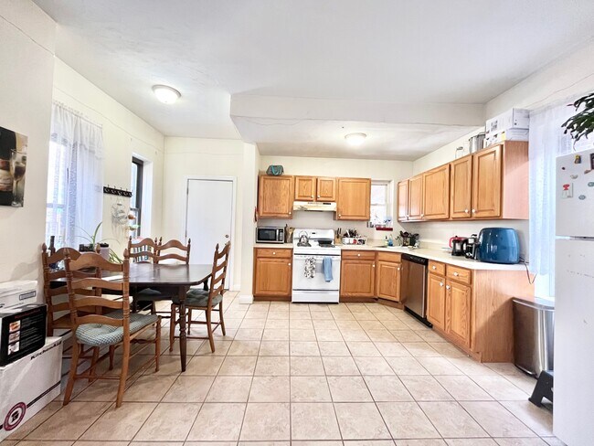 Photo - 10 S Huntington Ave Unit 3