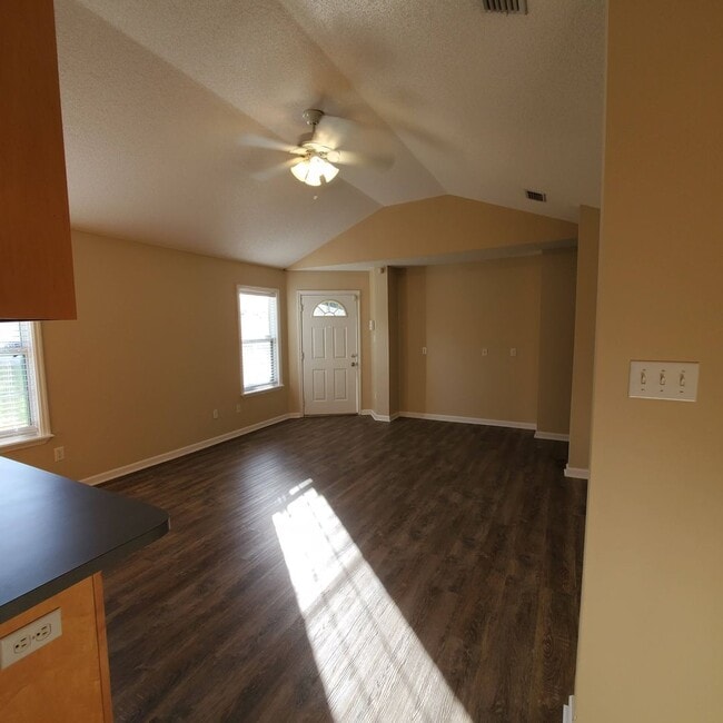 Photo - Charming Single-Story Haven: Your Ideal Rental Home in Valdosta, Georgia