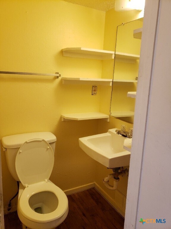 Photo - 1706 N Interstate 35 Unit 1
