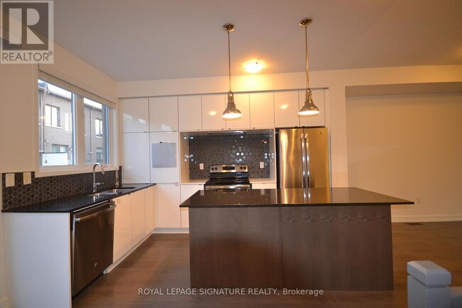 Photo - 202 Huguenot Rd