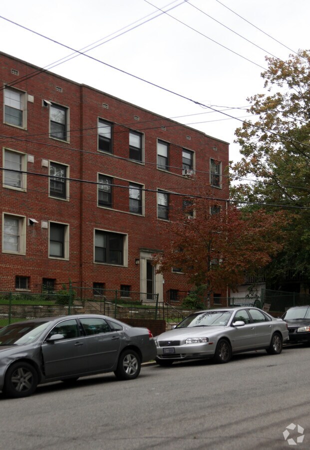 Photo - 724 Madison St NW