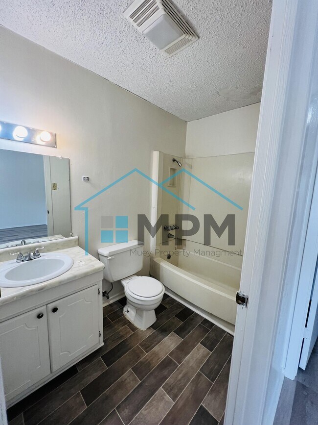 8 Briarwood Cir Townhome Townhome Rental in Monroe LA