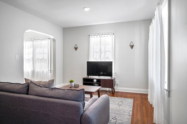 Photo - 1223 E Oakland Ave