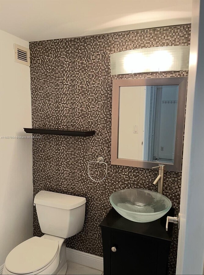 Photo - 16919 N Bay Rd Unidad 102-2