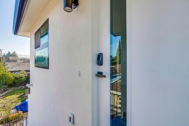 Photo - 41362 Mahoney St