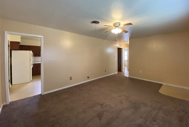 Photo - 2116 Circle Dr