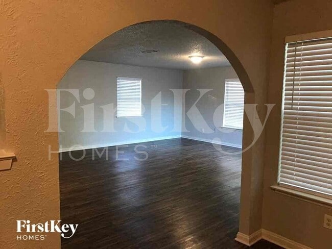 Photo - 732 NW Ann Lois Ln