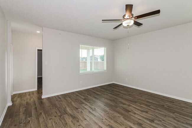 Photo - 194 Emma Rose Dr