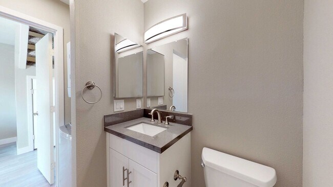 Henry Square- 2 Bed Luxury Townhomes