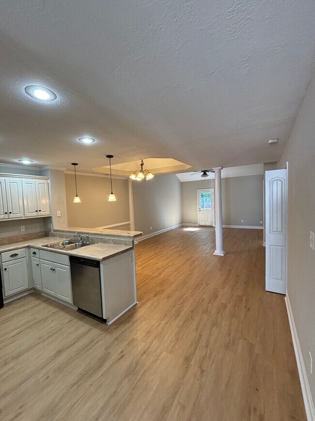 Photo - 806 Whispering Willow Ct