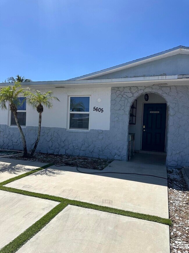 Photo - 5605 SW 24th Ave