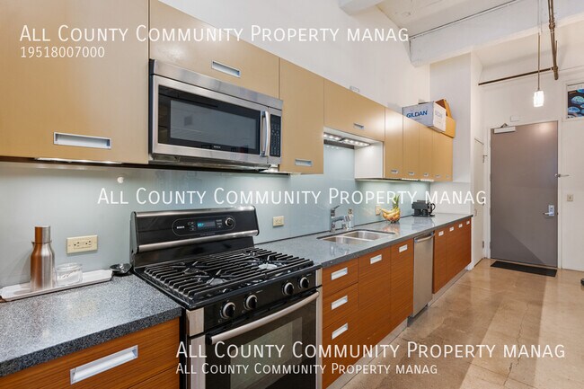 Photo - 738 Los Angeles St