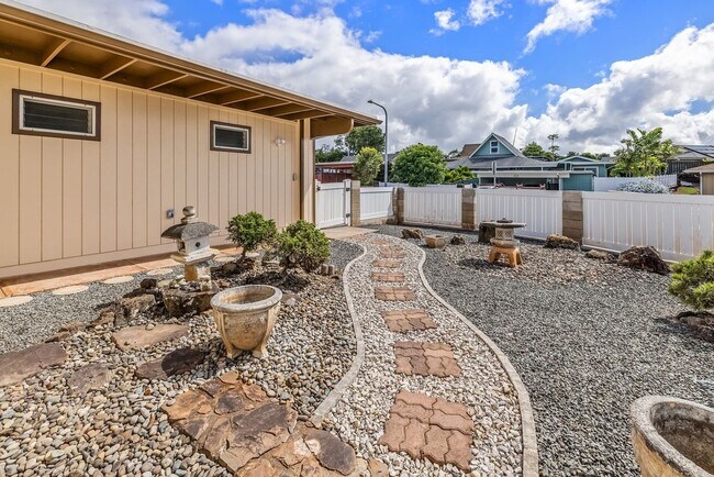 Photo - Spacious, 4 bedroom 2 bath single family home in Mililani located on a cul de sac.