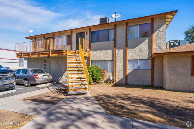 Building Photo - 3308 W Loma Ln Unit 4 Rental