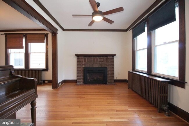 Photo - 2417 Otis St NE