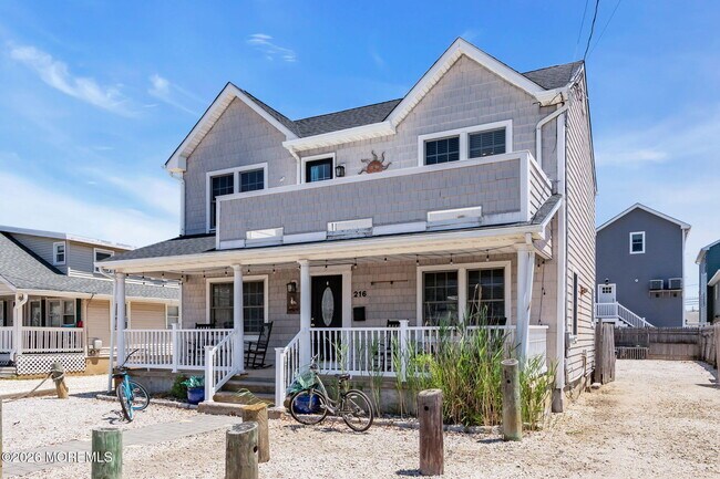 Photo - 216 4th Ave