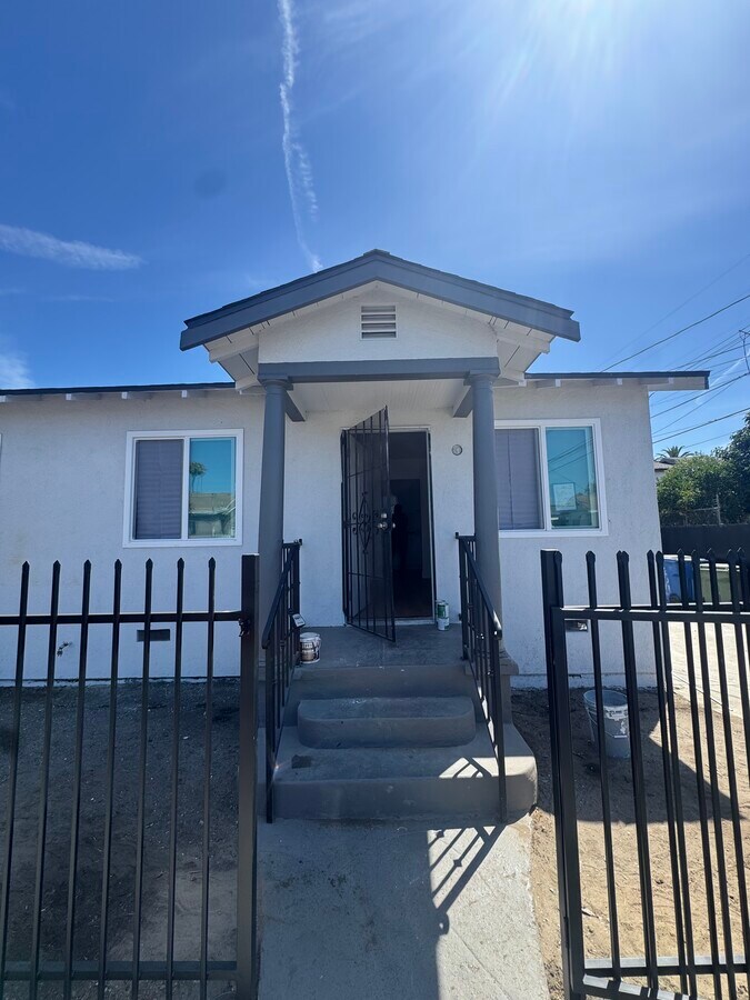 Photo - 4860 Ascot Ave