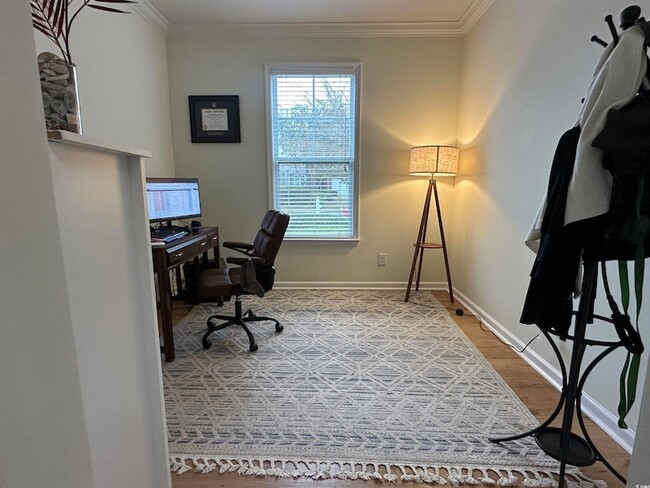 Photo - 204 Fulbourn Pl