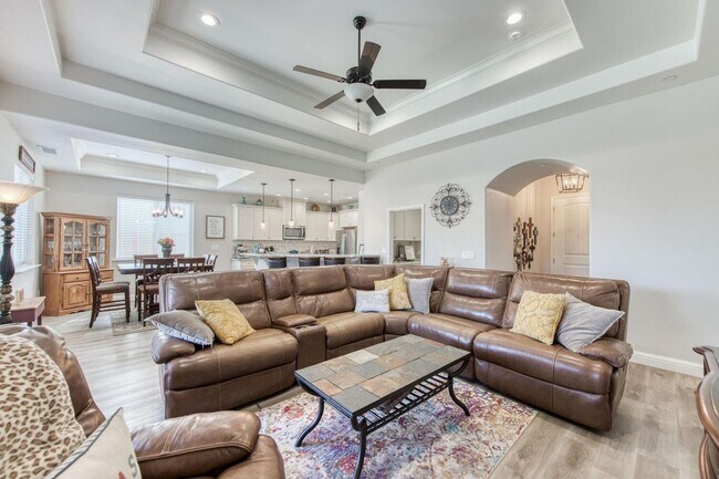 Photo - Gorgeous 4/2 Crown Home In Riverstone Community