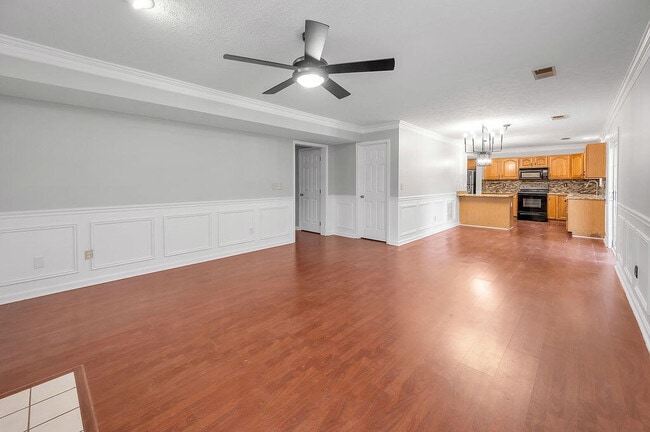 Photo - 1108 Rolfe Ln