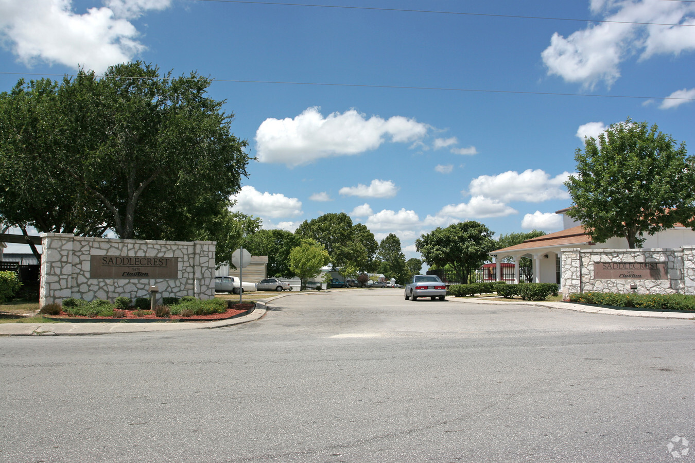 Saddlecrest - Saddlecrest Apartments