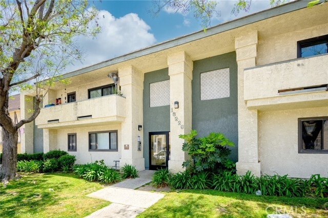 Building Photo - 16226 Vanowen St Unit 209