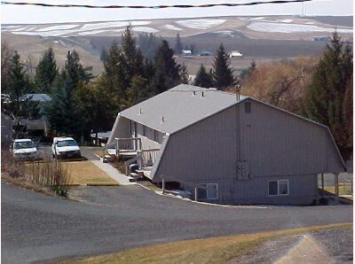 Photo - Hillcrest Apartments