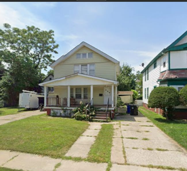 Building Photo - Charming 3-Bedroom Property in Prime Location