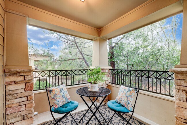 10 Stone Creek Pl