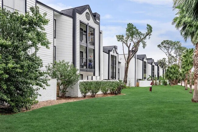 Photo - 4400 Memorial Dr Unidad 31-1211