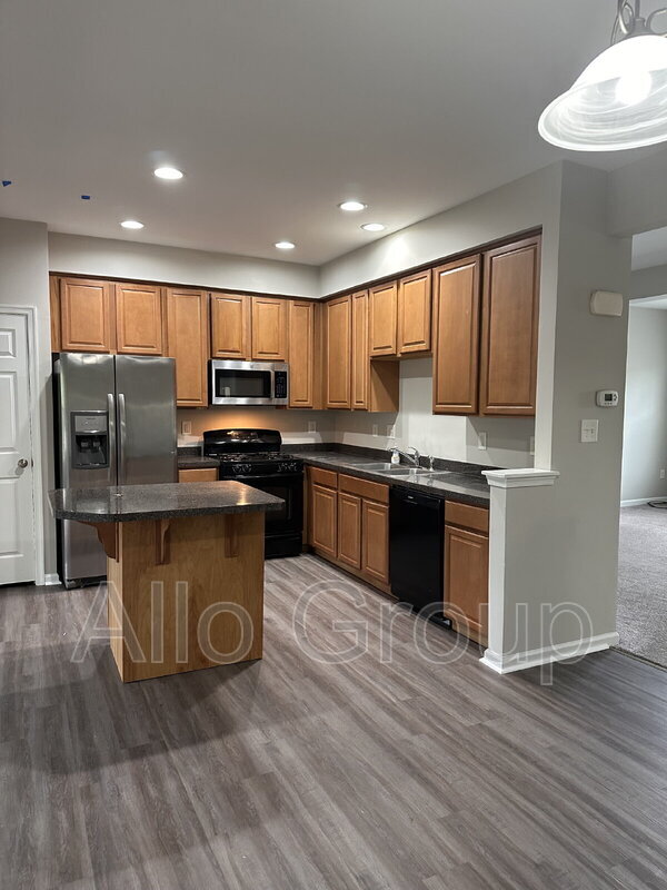 Photo - 205 Arctic Ln