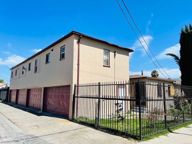 Photo - 220 N Rose Ave Apartamento