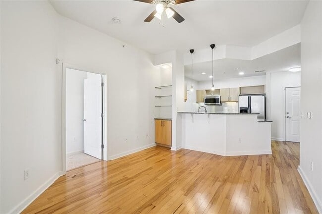 Building Photo - 390 17th St NW Unit 6009
