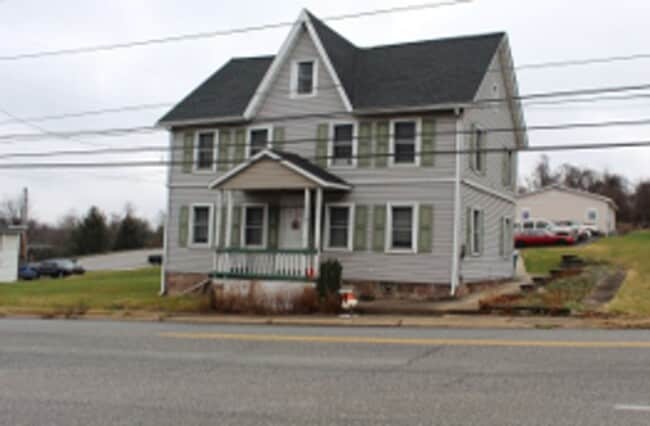 Building Photo - 2238 Old Trail Rd