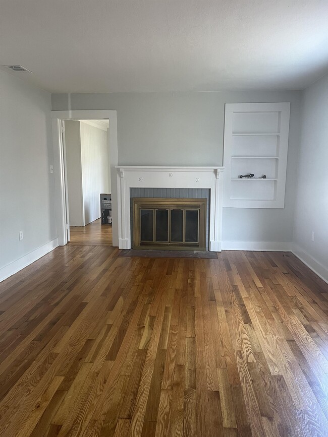 Photo - 2313 E 40th St