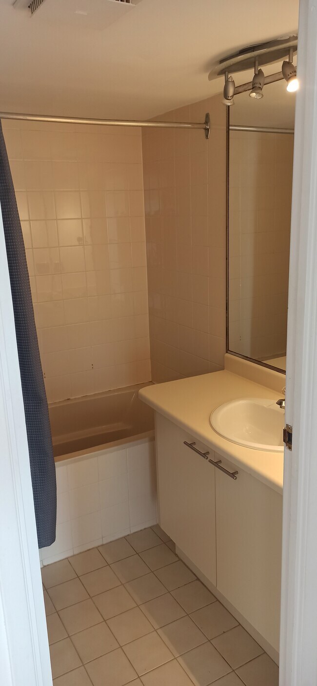 Photo - 259 Rue Champlain Unit 602