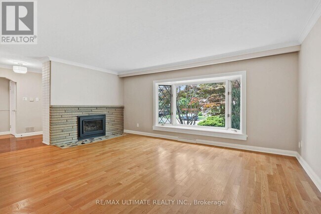 Photo - 121 Elvaston Dr