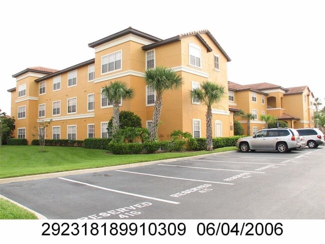 Building Photo - 5483 Vineland Rd Unit 10309