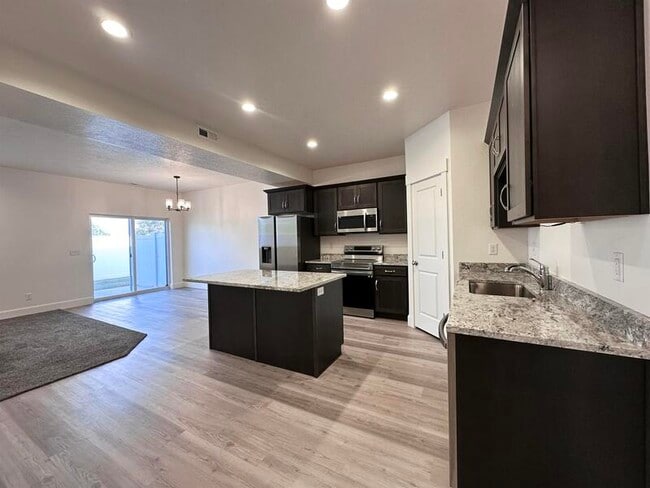 Photo - 250 W 1200 S