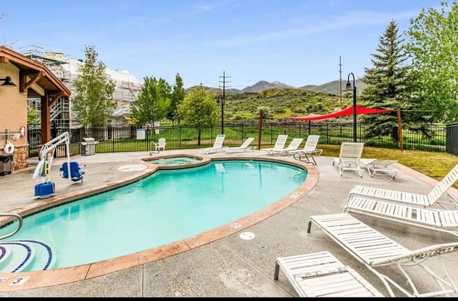 Photo - Crestview Condo